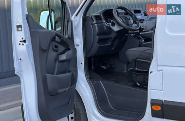 Грузовой фургон Renault Master 2022 в 