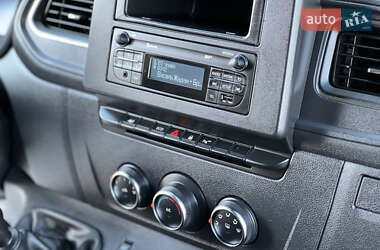 Грузовой фургон Renault Master 2022 в 