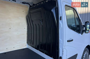 Грузовой фургон Renault Master 2022 в 