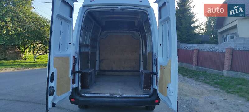 Грузовой фургон Renault Master 2012 в Бучаче