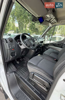Грузовой фургон Renault Master 2019 в 