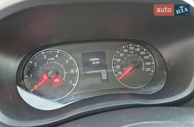Грузовой фургон Renault Master 2022 в 