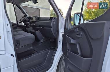 Грузовой фургон Renault Master 2022 в 