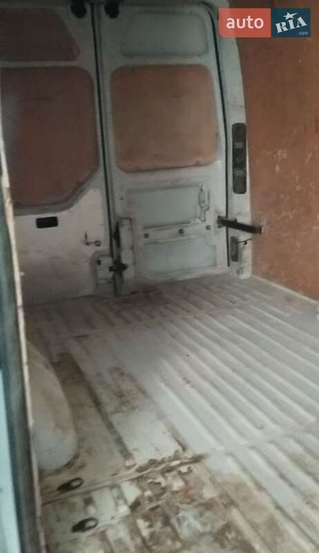 Грузовой фургон Renault Master 2011 в Луцке