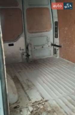 Грузовой фургон Renault Master 2011 в 