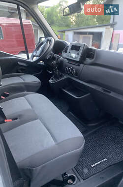 Грузопассажирский фургон Renault Master 2020 в 