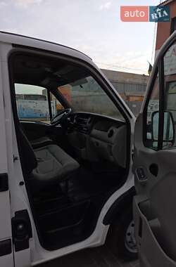 Вантажний фургон Renault Master 2008 в Рівному