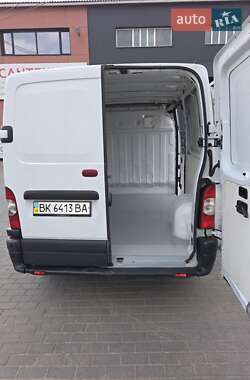 Вантажний фургон Renault Master 2008 в Рівному