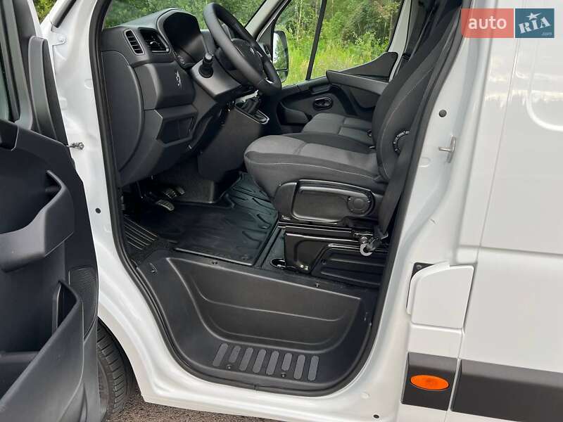 Грузовой фургон Renault Master 2022 в Киеве