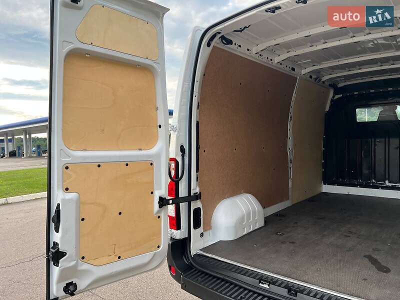 Грузовой фургон Renault Master 2022 в Киеве