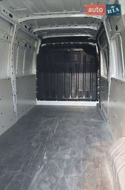 Вантажний фургон Renault Master 2019 в 