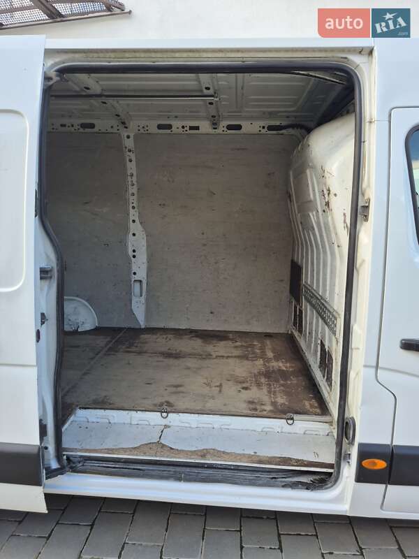 Вантажний фургон Renault Master 2014 в Дрогобичі