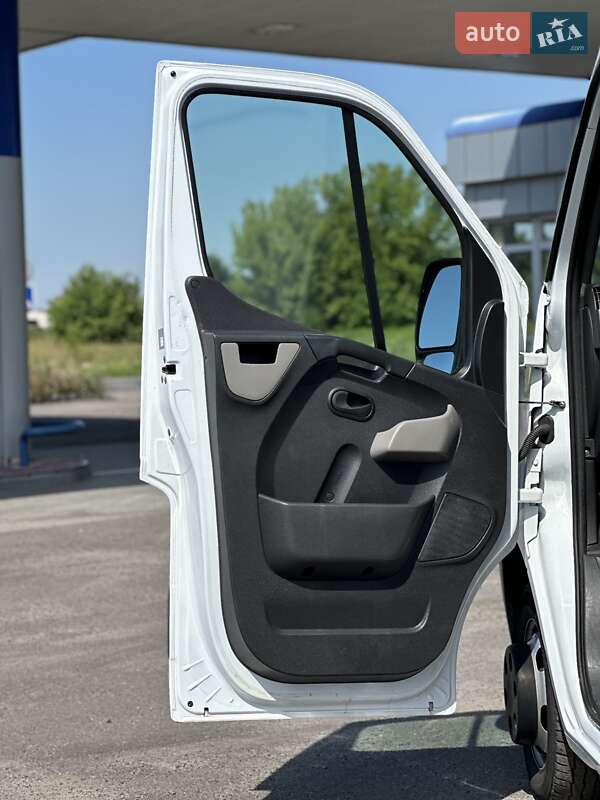 Грузовой фургон Renault Master 2018 в Дубно