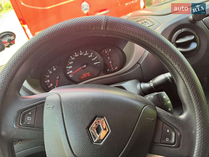 Грузопассажирский фургон Renault Master 2014 в Кременце