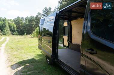 Грузовой фургон Renault Master 2018 в 