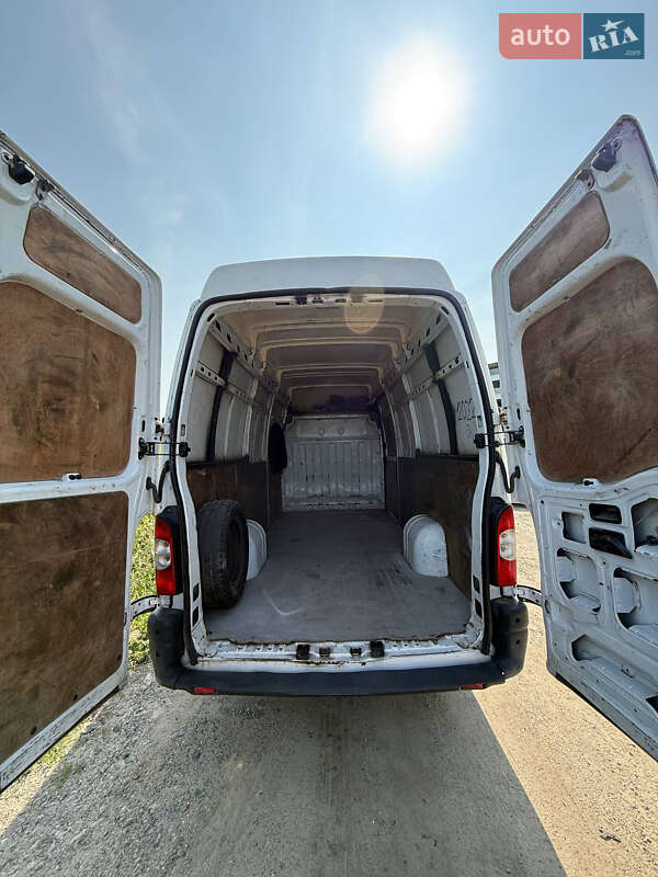 Грузовой фургон Renault Master 2010 в Львове