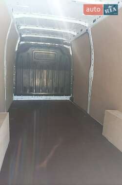 Грузовой фургон Renault Master 2022 в 