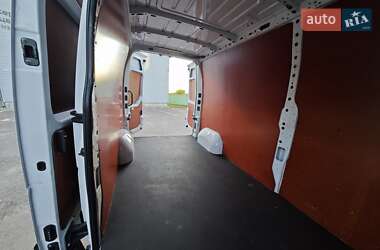 Грузовой фургон Renault Master 2021 в 