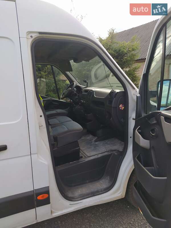 Грузовой фургон Renault Master 2011 в Луцке