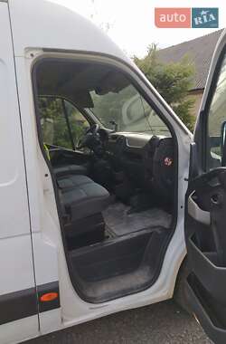 Грузовой фургон Renault Master 2011 в 
