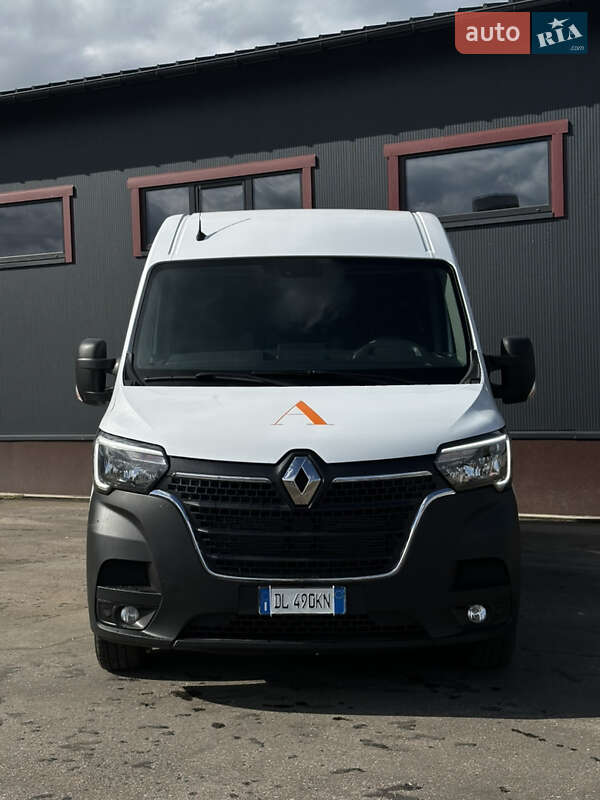 Грузовой фургон Renault Master 2022 в Долине