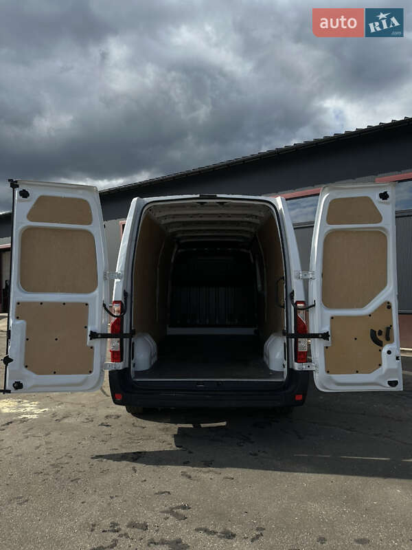 Грузовой фургон Renault Master 2022 в Долине
