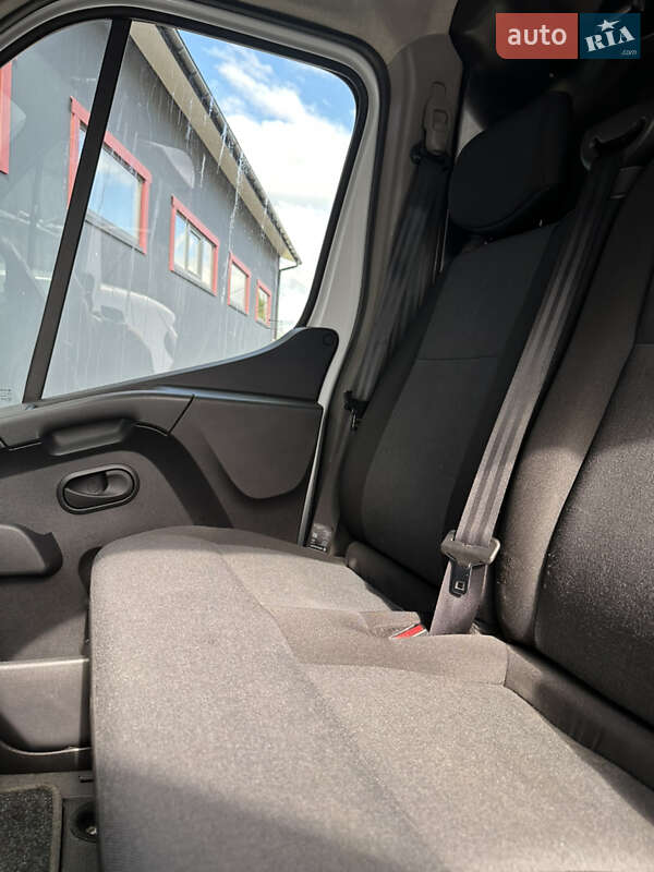 Грузовой фургон Renault Master 2022 в Долине