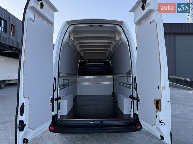 Грузовой фургон Renault Master 2021 в Дубно