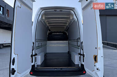Грузовой фургон Renault Master 2021 в 