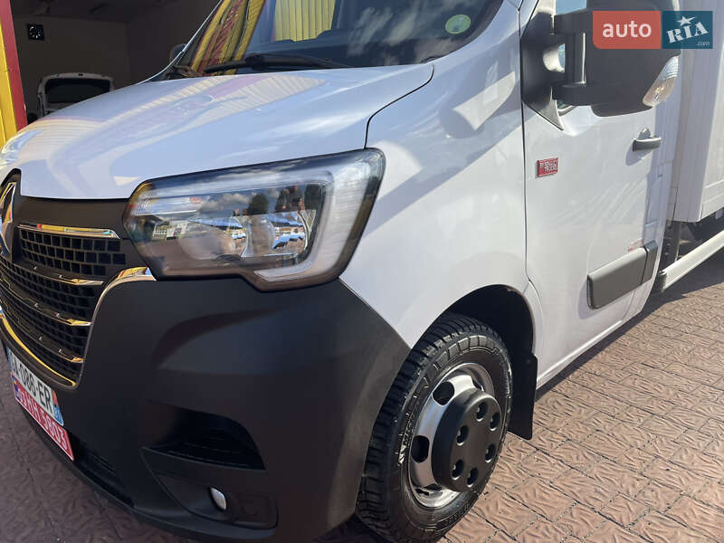 Грузовой фургон Renault Master 2022 в Дрогобыче