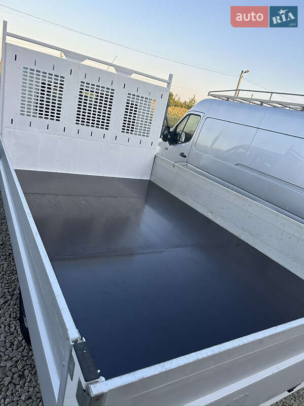 Грузопассажирский фургон Renault Master 2016 в Львове