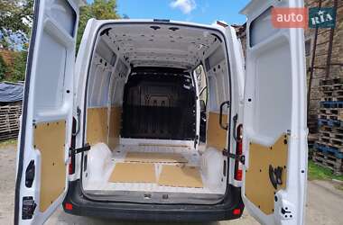 Грузовой фургон Renault Master 2023 в 