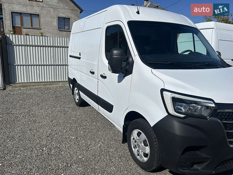 Грузовой фургон Renault Master 2020 в Хусте