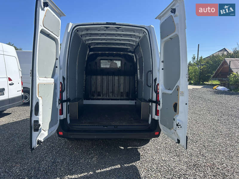 Грузовой фургон Renault Master 2020 в Хусте