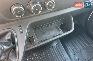 Грузовой фургон Renault Master 2021 в 