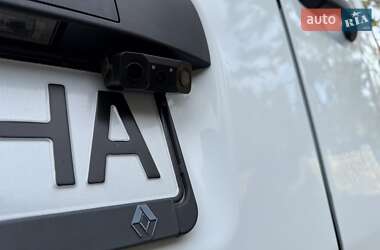 Грузовой фургон Renault Master 2016 в 