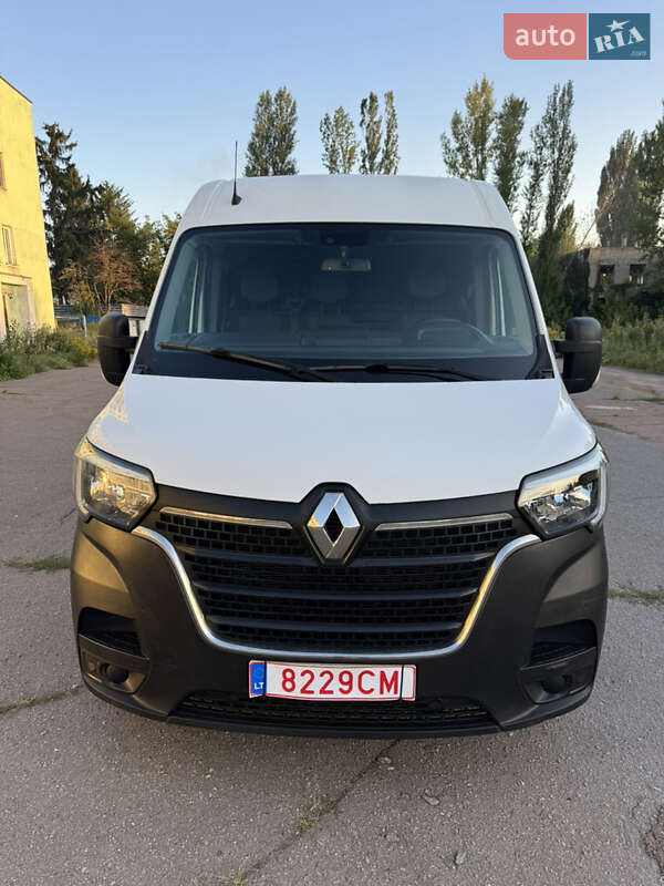 Грузовой фургон Renault Master 2020 в 
