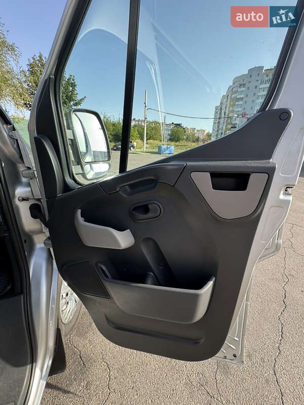 Микроавтобус Renault Master 2017 в Львове