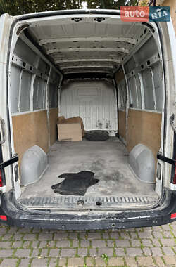 Грузовой фургон Renault Master 2013 в 