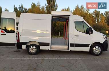 Грузовой фургон Renault Master 2020 в 