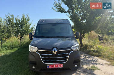 Грузовой фургон Renault Master 2022 в 