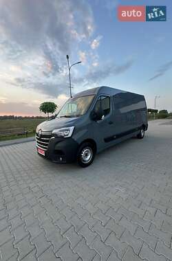 Грузовой фургон Renault Master 2022 в 