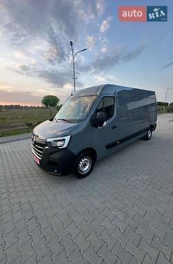 Грузовой фургон Renault Master 2022 в 