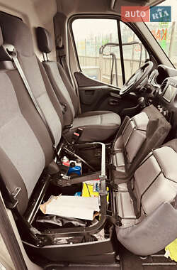 Грузовой фургон Renault Master 2019 в 