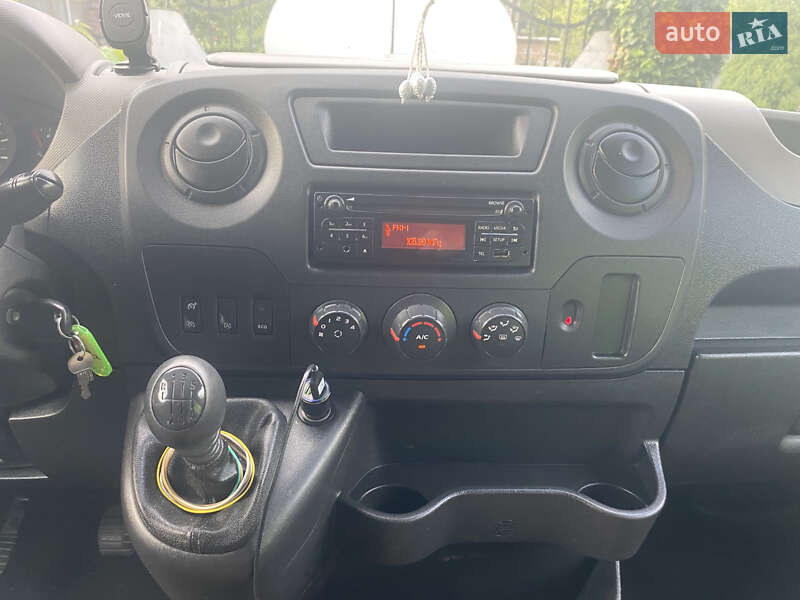 Автовоз Renault Master 2016 в Бердичеве