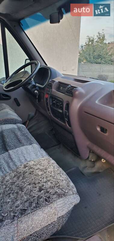 Микроавтобус Renault Master 2000 в Радехове