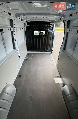 Грузовой фургон Renault Master 2022 в 