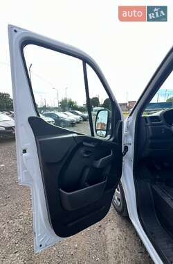 Грузовой фургон Renault Master 2022 в 