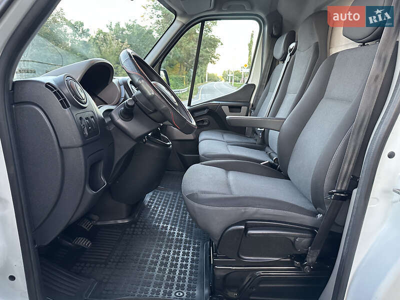 Грузовой фургон Renault Master 2016 в Киеве