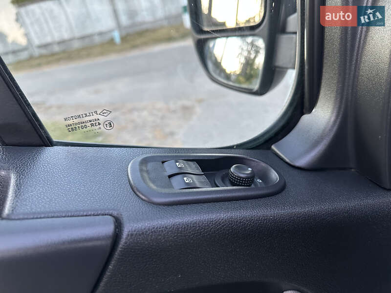 Грузовой фургон Renault Master 2016 в Киеве